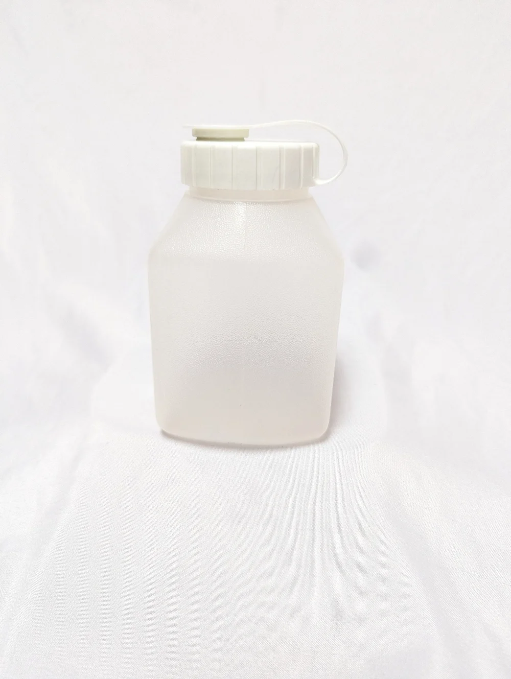 Vintage Rubbermaid 1 Pint‎ Servin Saver Drink Storage Bottle With White Lid